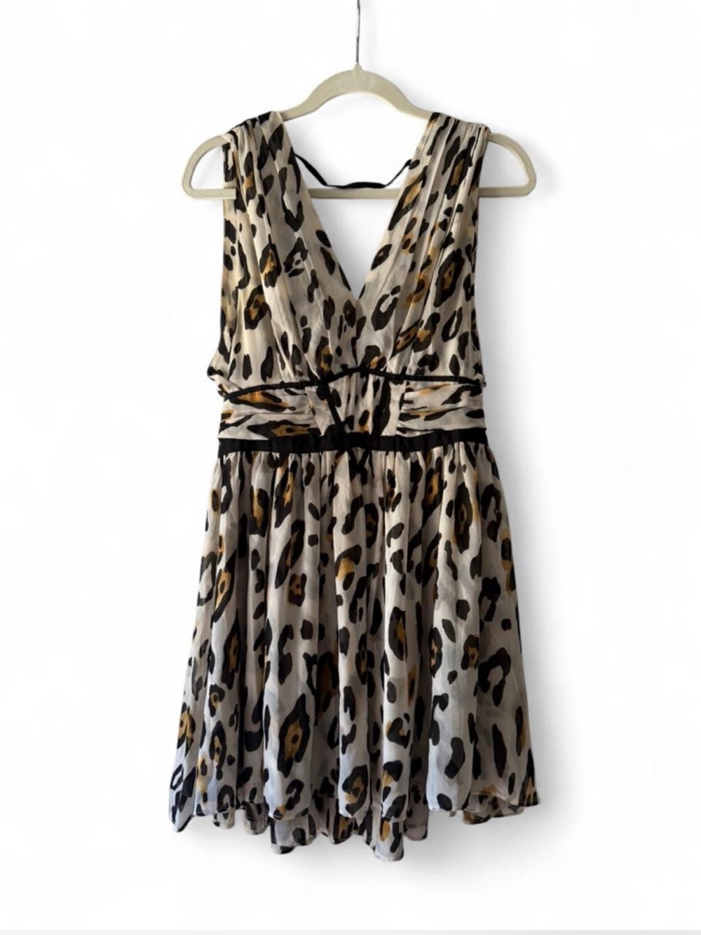 Victoria's Secret leopard print V-neck flowy dress Size 6
